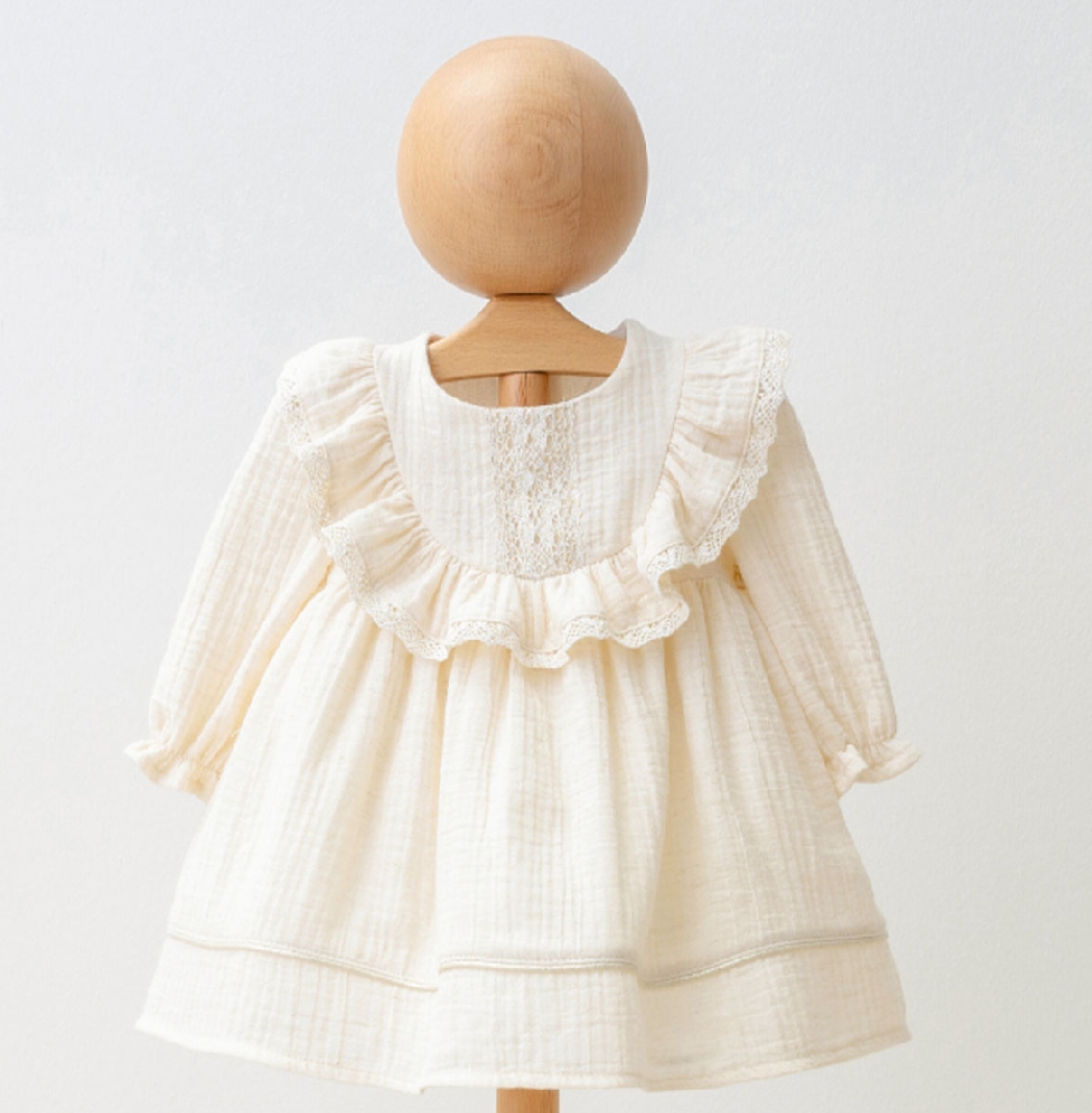 Елегантен крем фустан